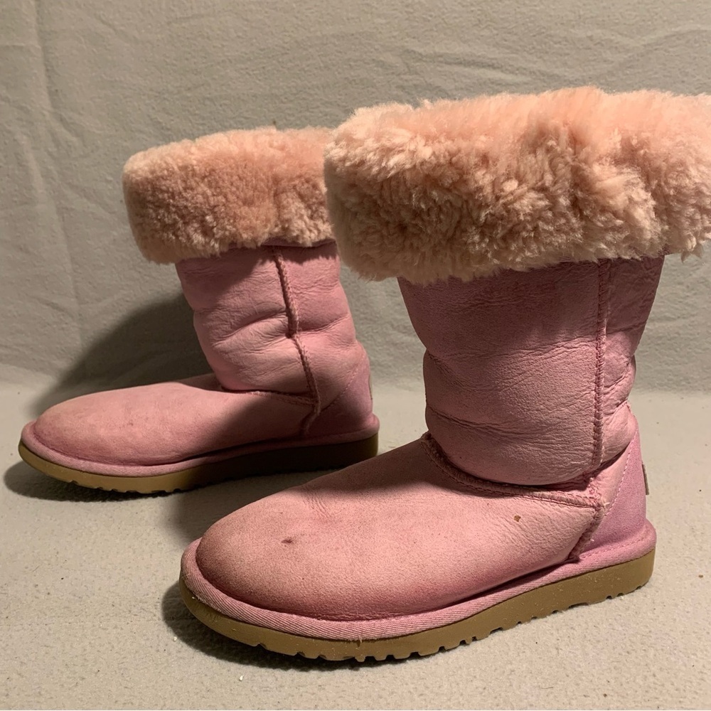 UGG Australia Sheepskin Classic Short Light Pink Boots Size 4 - Picture 4 of 11